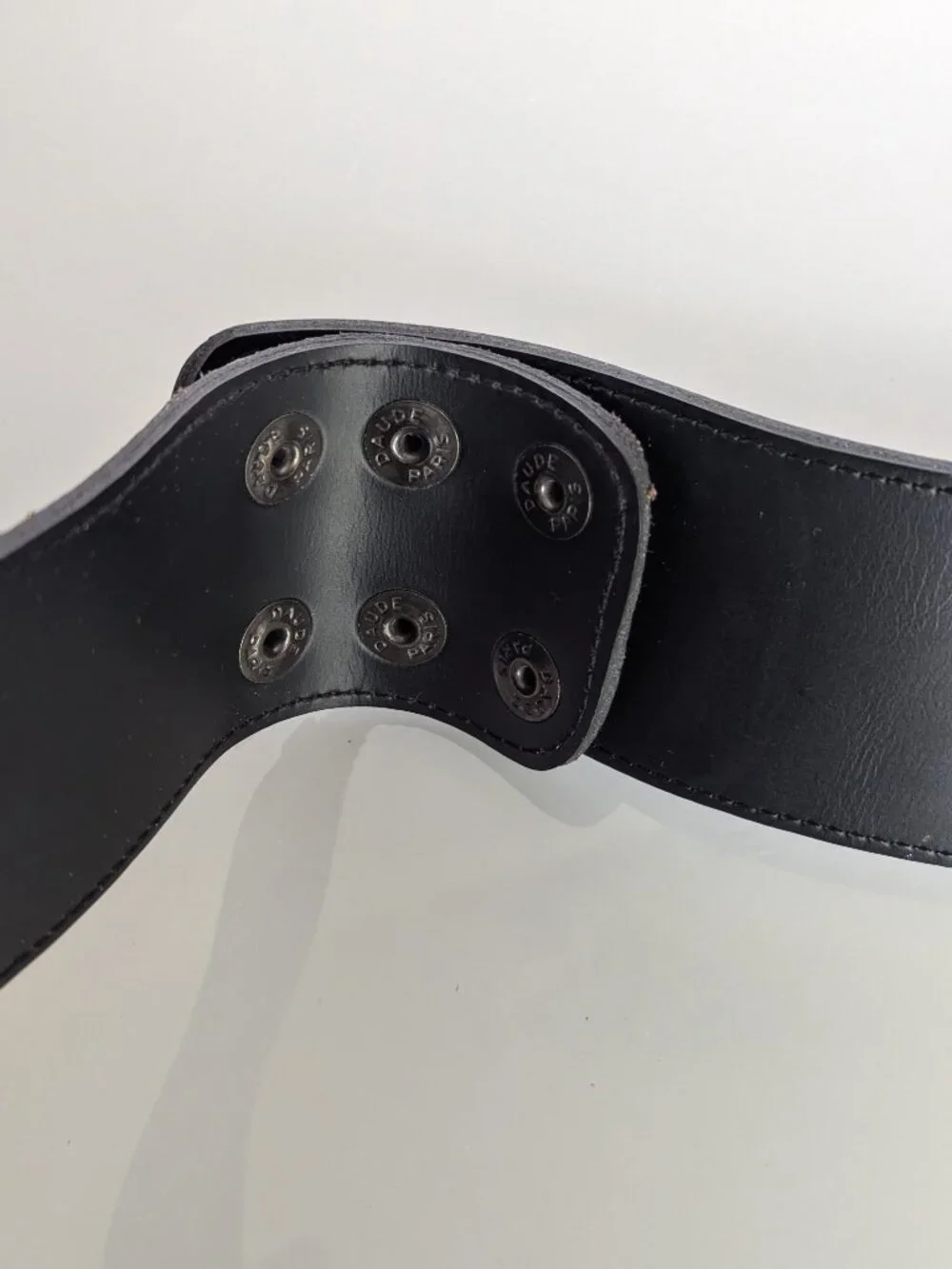 Saks Fifth Avenue Vintage Brown Suede And Leather Fashion Belt Snap Close